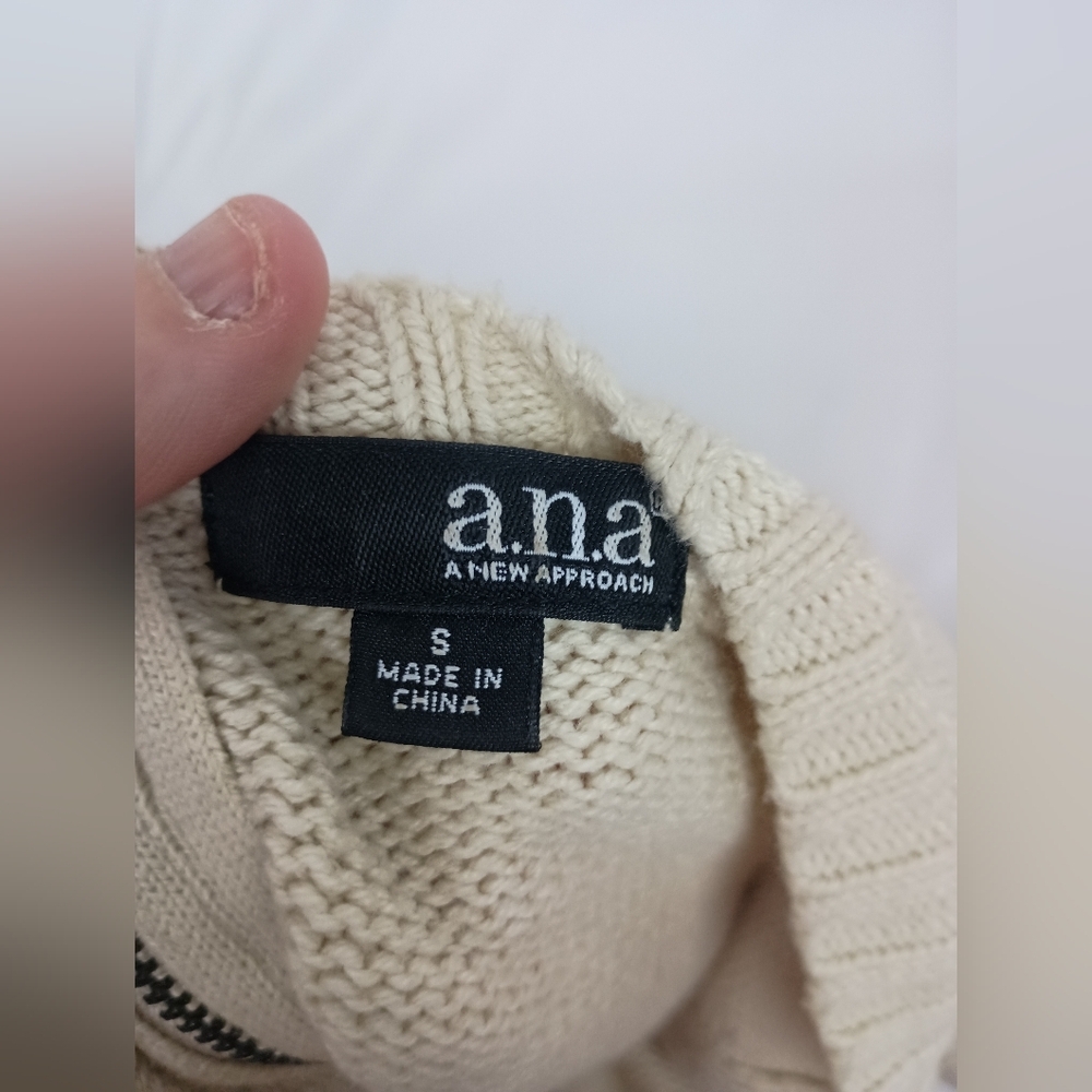 ANA Christmas Gold‎ Beige Animal Print Knit Sweater (#45) - Picture 2 of 8